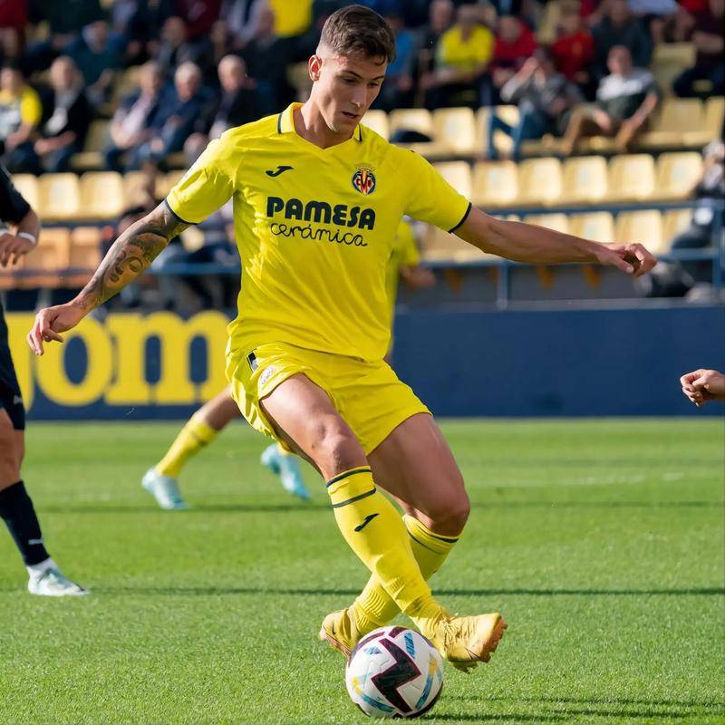 爱游戏平台-包含比利亚雷亚尔迎葡超关键赛，赛后临场应变，引发热议，纪律约束更严格的词条